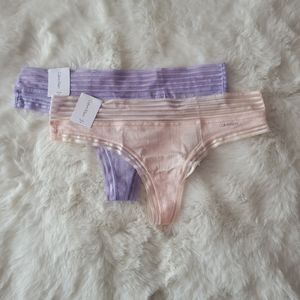 CALVIN KLEIN BRAND NEW SET OF TWO THONGS SIZE M